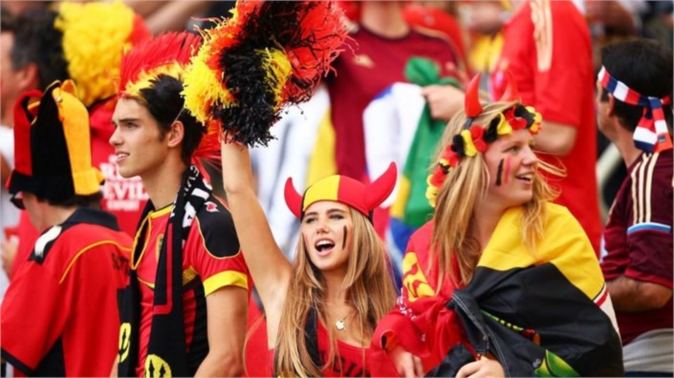belgium-fans-enjoy-the-atmosph-2167